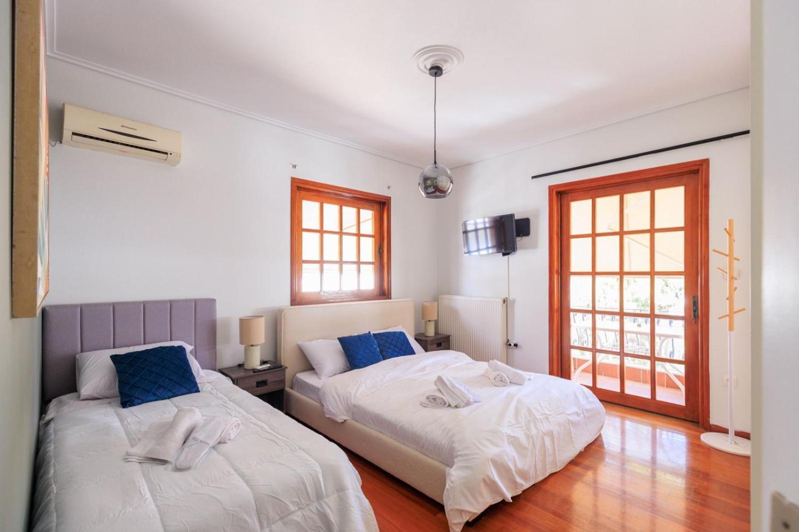 Aiolos Grand Super Lux Suite Kalamaki Alimos Near The Sea 아테네 외부 사진